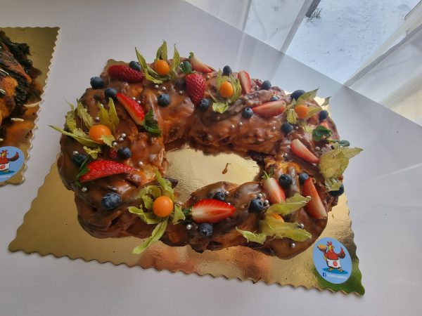 Vaarika-vaniljekreemi kringel