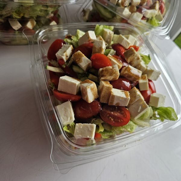 Fetajuustu salat